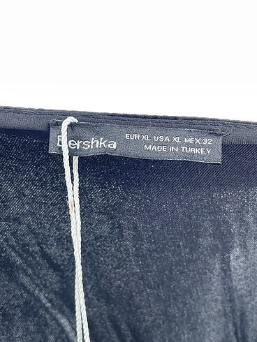 xl Beden siyah Renk Bershka Kısa Elbise %70 İndirimli.