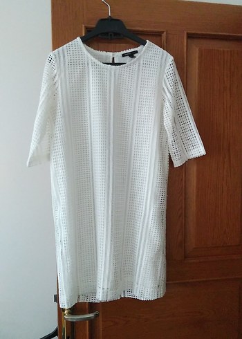 Kadın Beyaz Dantel Detaylı Midi Tunik