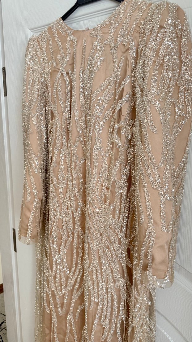 Boncuk İşlemeli Bej Uzun Abiye Elbise - Görsel 3