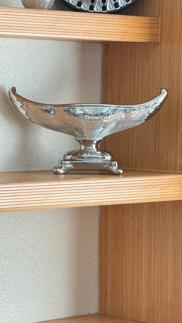 Parlak Beyaz Dekoratif Vazo - Görsel 2