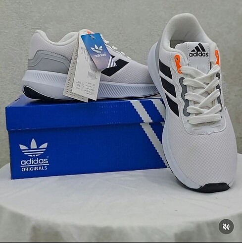 37 Beden beyaz Renk Adidas Kadın spor ayakkabı