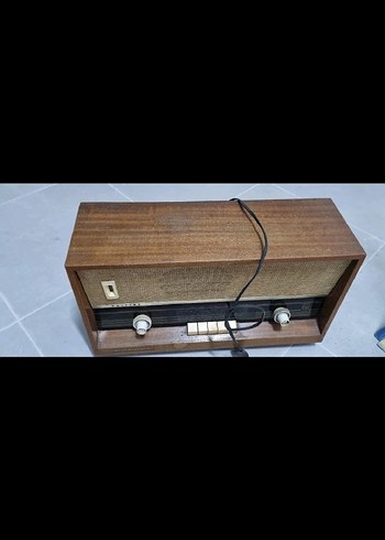 Kahverengi Ahşap Müzik Sistemi - Görsel 4