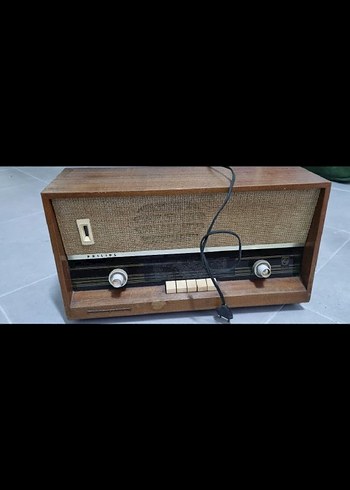 Kahverengi Ahşap Müzik Sistemi - Görsel 2