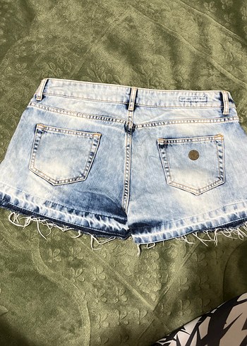 Düğmeli Mavi Batik Desenli Mini Kot Şort - Görsel 2