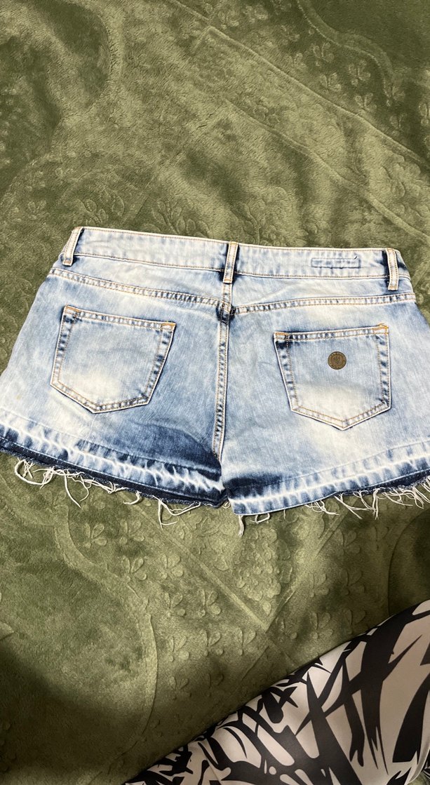 Düğmeli Mavi Batik Desenli Mini Kot Şort - Görsel 2