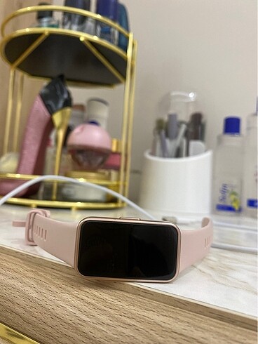 Beden pembe Renk Huawei Band 8 akıllı saat Sakura pembesi