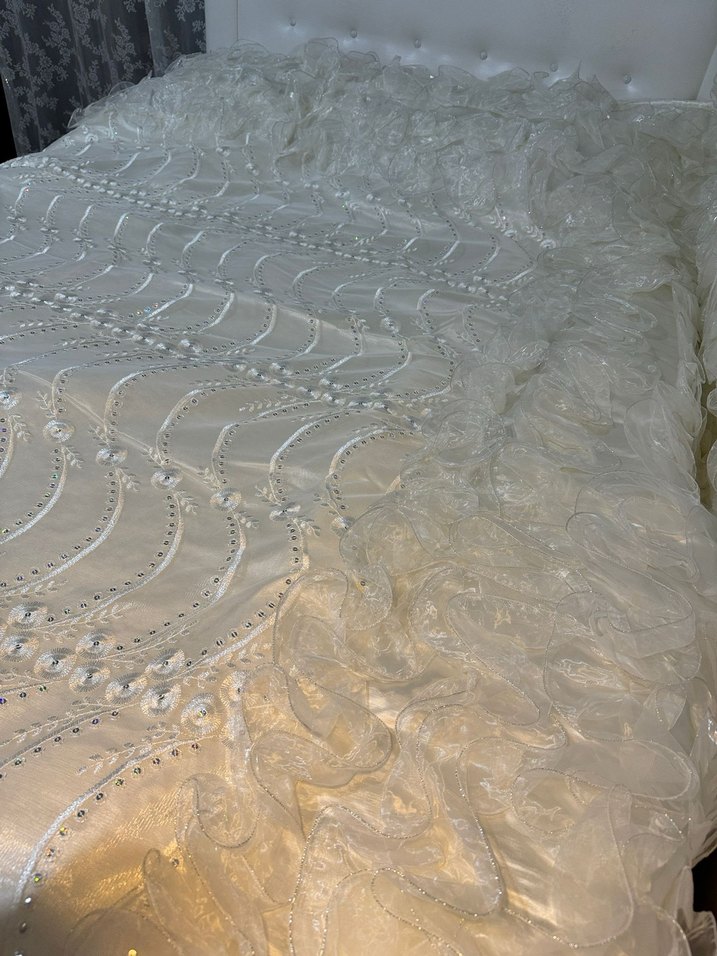 Hiç kullanılmamış Güvertur, Bej renkli dantel detaylı çok şık - Görsel 5