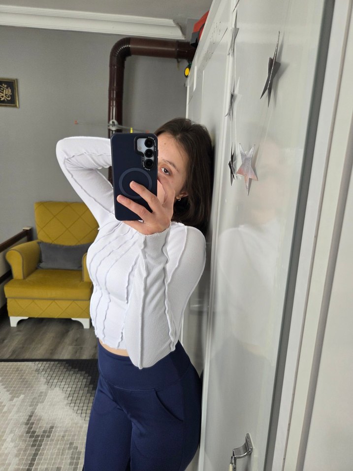 Beyaz Uzunkollu Crop - Görsel 2