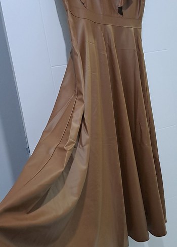 Kahverengi Deri Volanlı Uzun Elbise - Görsel 6