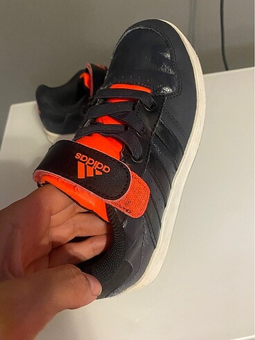 32 Beden Adidas spor ayakkabı erkek çocuk
