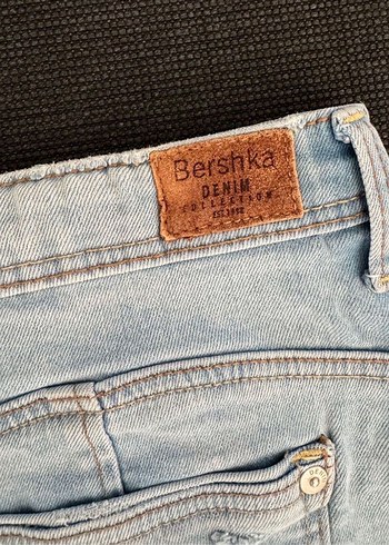 36 Beden mavi Renk Bershka kot şort