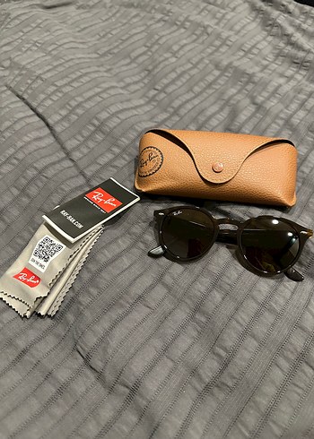 Ray-Ban Kadın Güneş Gözlüğü