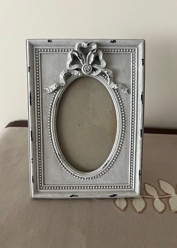 Gri Beyaz Vintage Oval Çerçeve