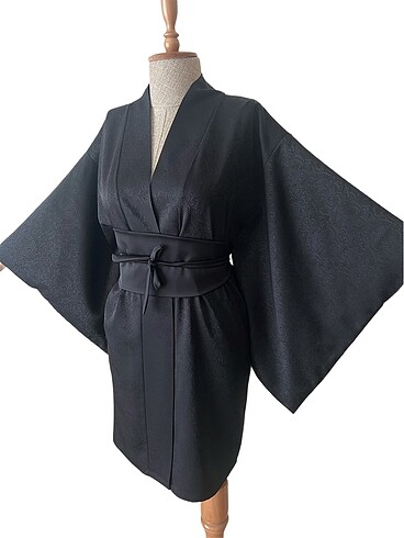 Siyah kimono elbise