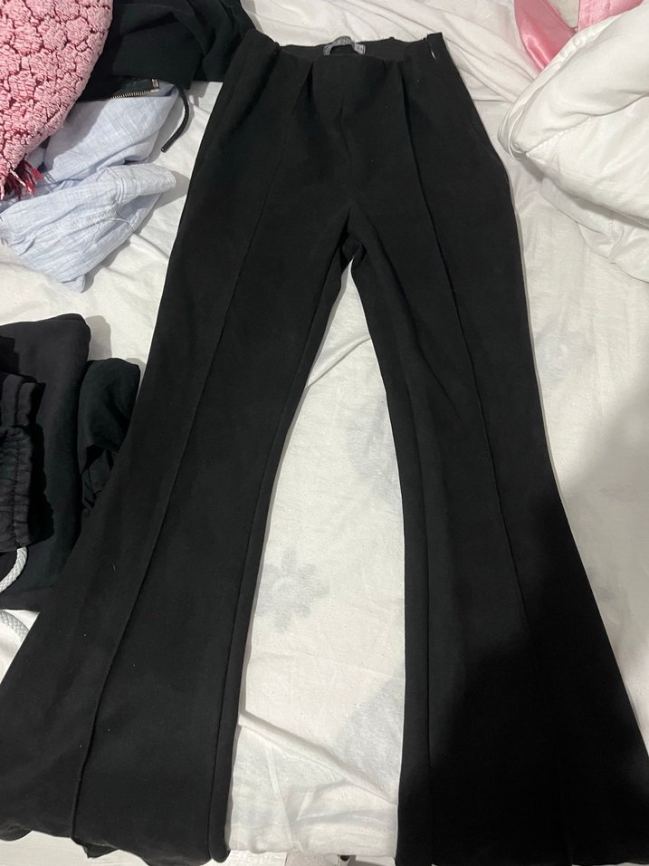 Kadın Siyah Pilili İspanyol Paça Pantolon - Görsel 2