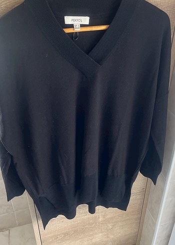 Siyah V Yaka Kadın Triko - Görsel 4