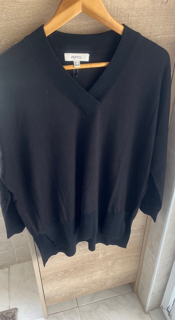 Siyah V Yaka Kadın Triko - Görsel 4