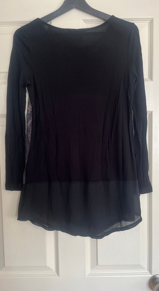 Uzun Kollu Siyah Baskılı Bluz - Görsel 3