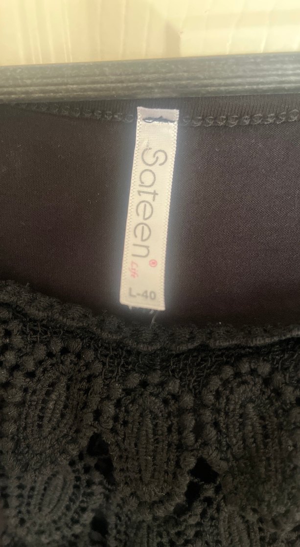 Dantel Detaylı Siyah Kısa Kollu Bluz - Görsel 2