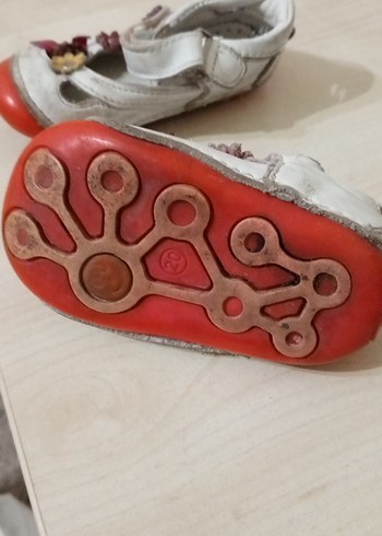 Çiçekli Beyaz Kız Çocuk İlk Adım Ayakkabısı - Görsel 2