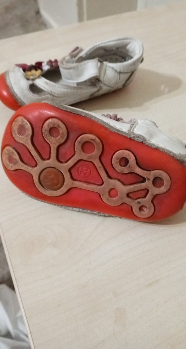 Çiçekli Beyaz Kız Çocuk İlk Adım Ayakkabısı - Görsel 2