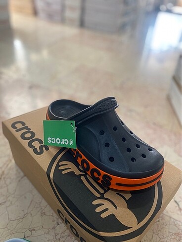 Siyah crocs