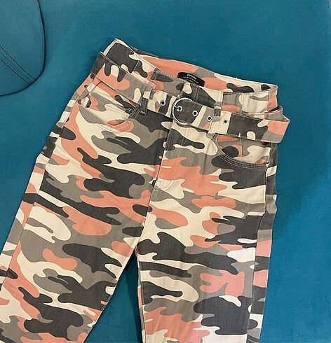 Bershka BERSHKA KAMUFLAJ PANTOLON