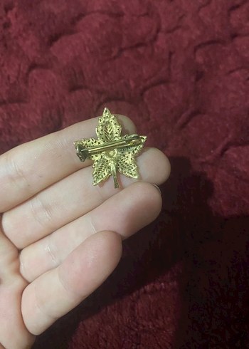 Altın Renkli Çiçek Desenli Vintage broş - Görsel 2