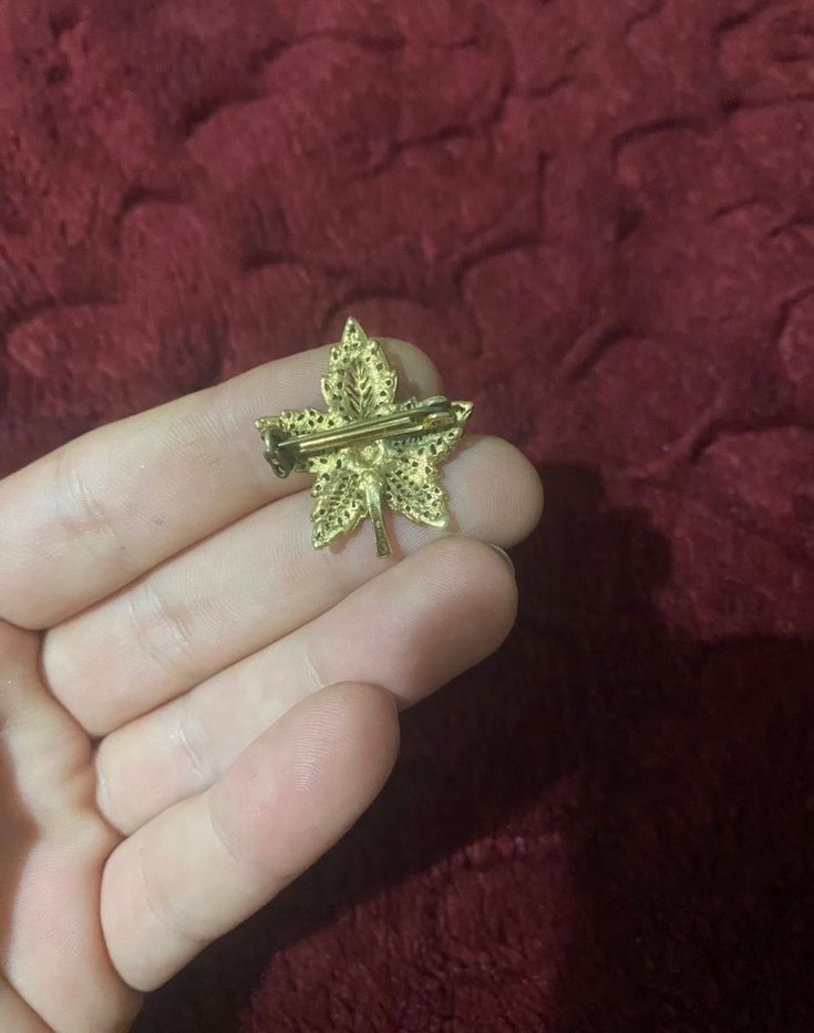 Altın Renkli Çiçek Desenli Vintage broş - Görsel 2