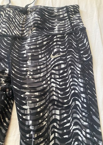 Zebra Desenli Fermuarlı Siyah Spor Tayt - Görsel 2