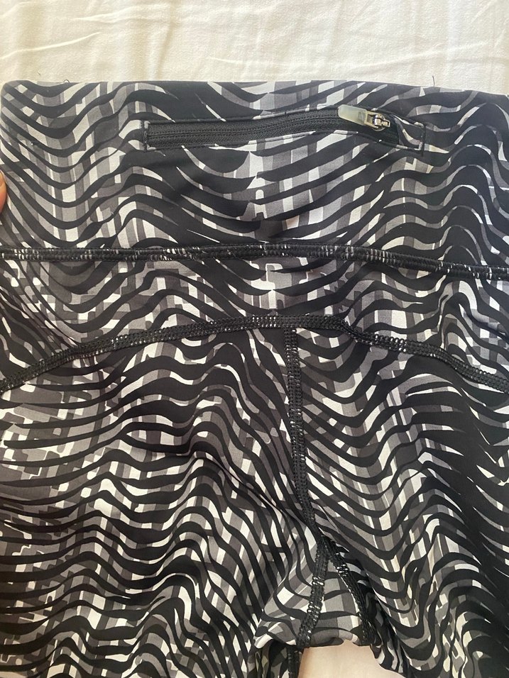 Zebra Desenli Fermuarlı Siyah Spor Tayt - Görsel 5