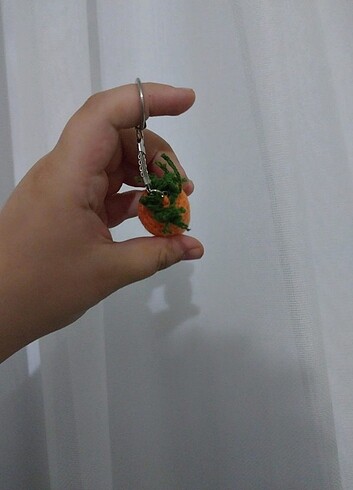 Amigurumi havuç anahtarlik