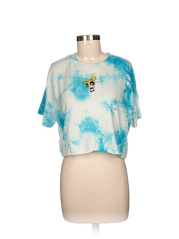 Bershka T-shirt %70 İndirimli.
