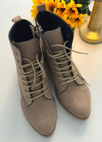 Bej Süet Kadın Günlük Topuklu Bot - Görsel 2