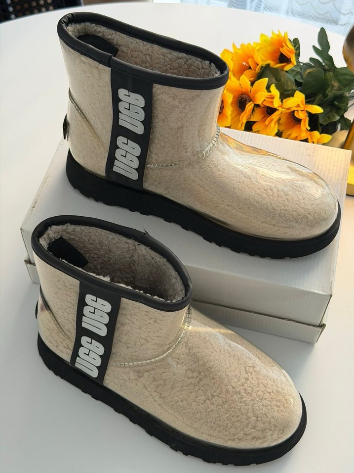 UGG-Bej Yılan Desenli Tüylü Kadın Botu - Görsel 4