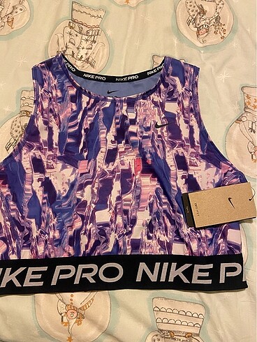 Nike bustiyer