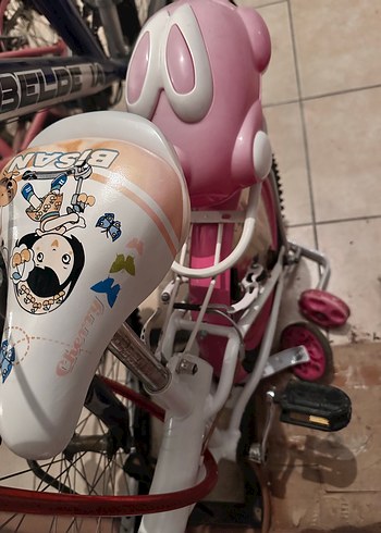 Renkli Pembe Üç Tekerlekli Bisiklet