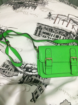 Koton Koton neon yeşil postacı çanta
