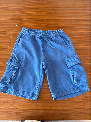 Benetton erkek çocuk şort10/11 yaş
