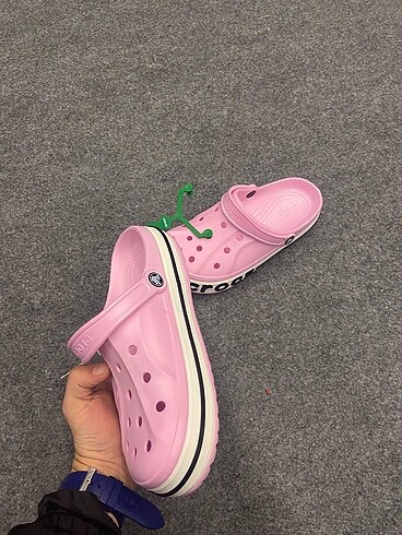40 Beden Pembe Crocs