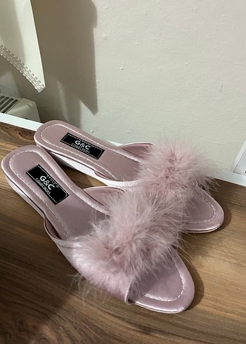 39 Beden pembe Renk Pembe Tüylü Kadın Terlik