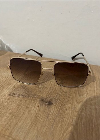 Bej Minimalist Kadın Güneş Gözlüğü