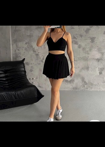 Siyah Mini Etek, Sade ve Şık