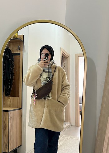 Peluş Detaylı Camel Kadın Kışlık Mont - Görsel 2