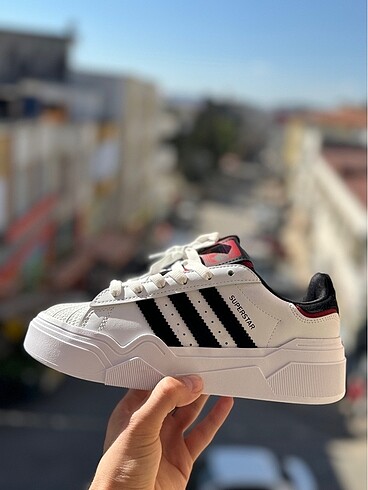 36 Beden Adidas Superstar 36-40 arası numaraları mevcut