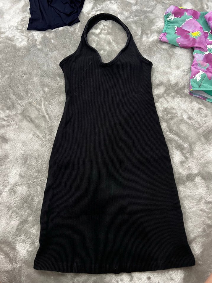 Siyah boyundan geçmeli Yaka kısa  Kolsuz Elbise - Görsel 2