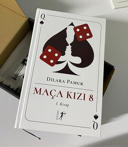  Maça Kızı 8, 1. kitap kutulu set