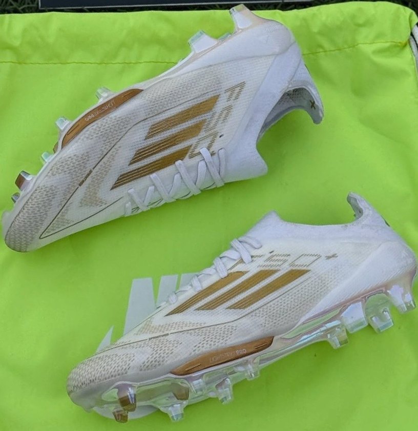 Erkek Beyaz Bağcıklı Futbol Kramponu - Görsel 3