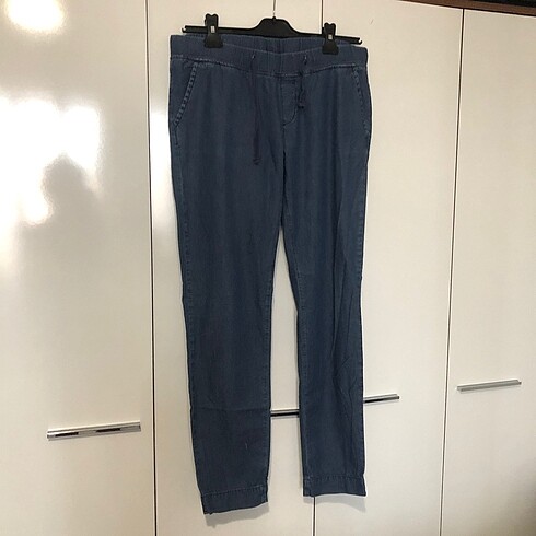 İnce kot pantolon