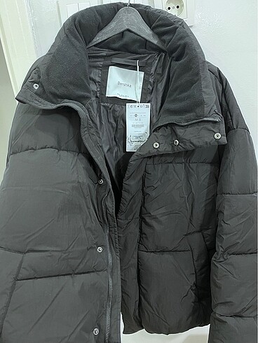 Bershka siyah şişme mont M beden sıfır etiketli